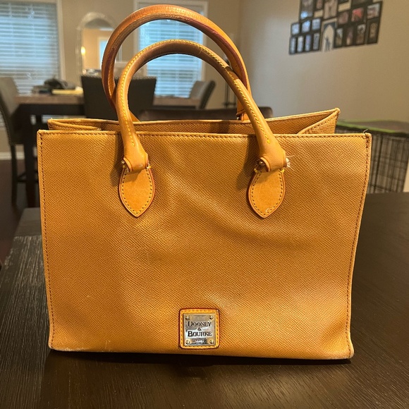 Dooney & Bourke Handbags - Dooney and Bourke handbag